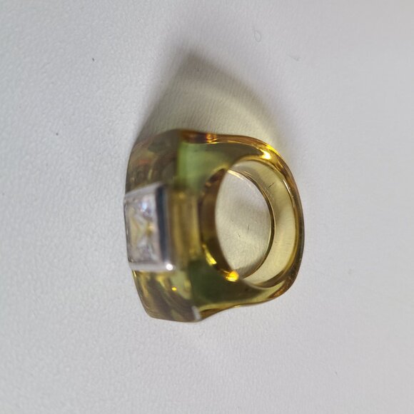 Lucite Acrylic ring with clear square rhinestone. - Picture 7 of 10